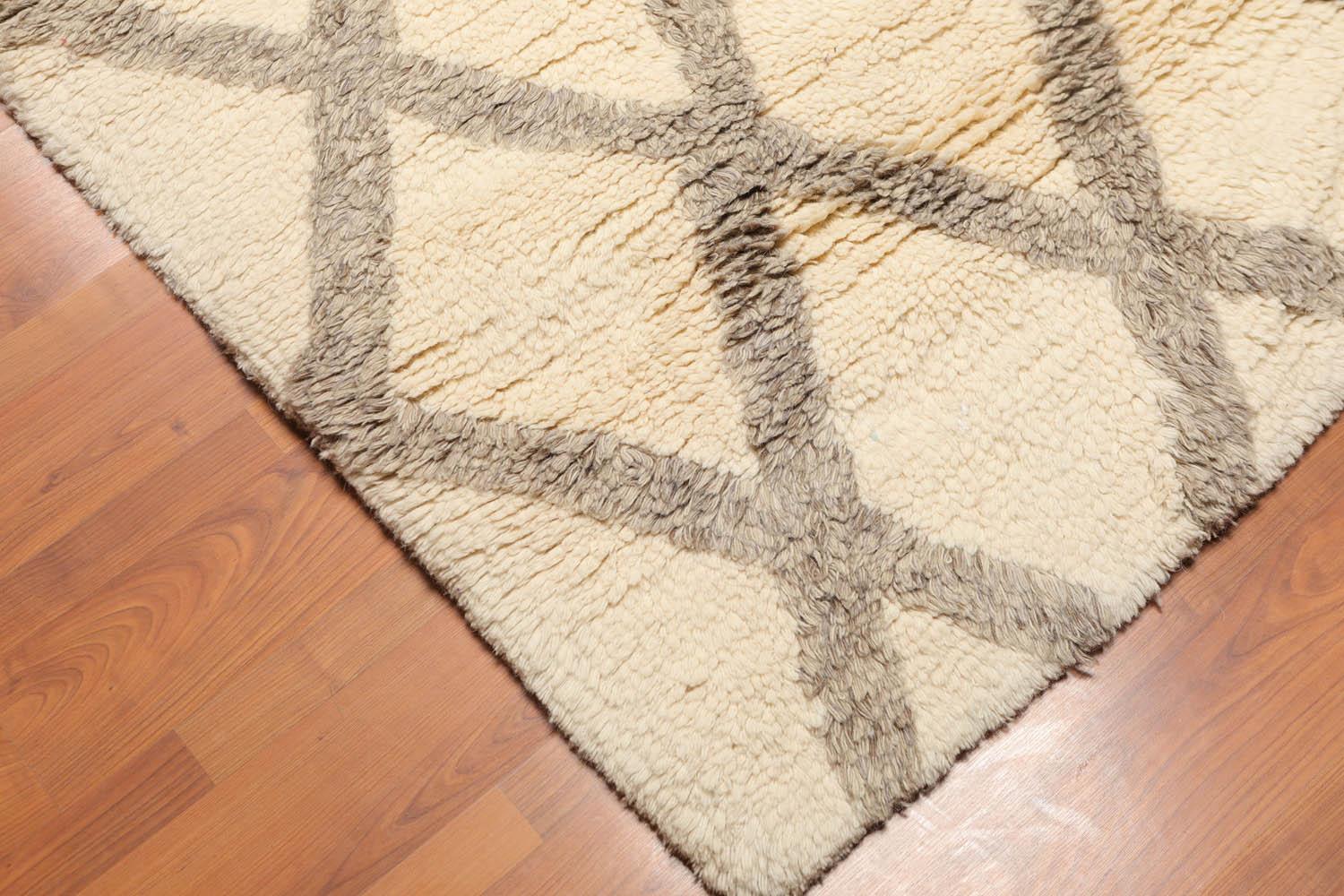 4'9" x 6'6" Handmade Wool Moroccan Shag Oriental Area Rug Contemporary Beige